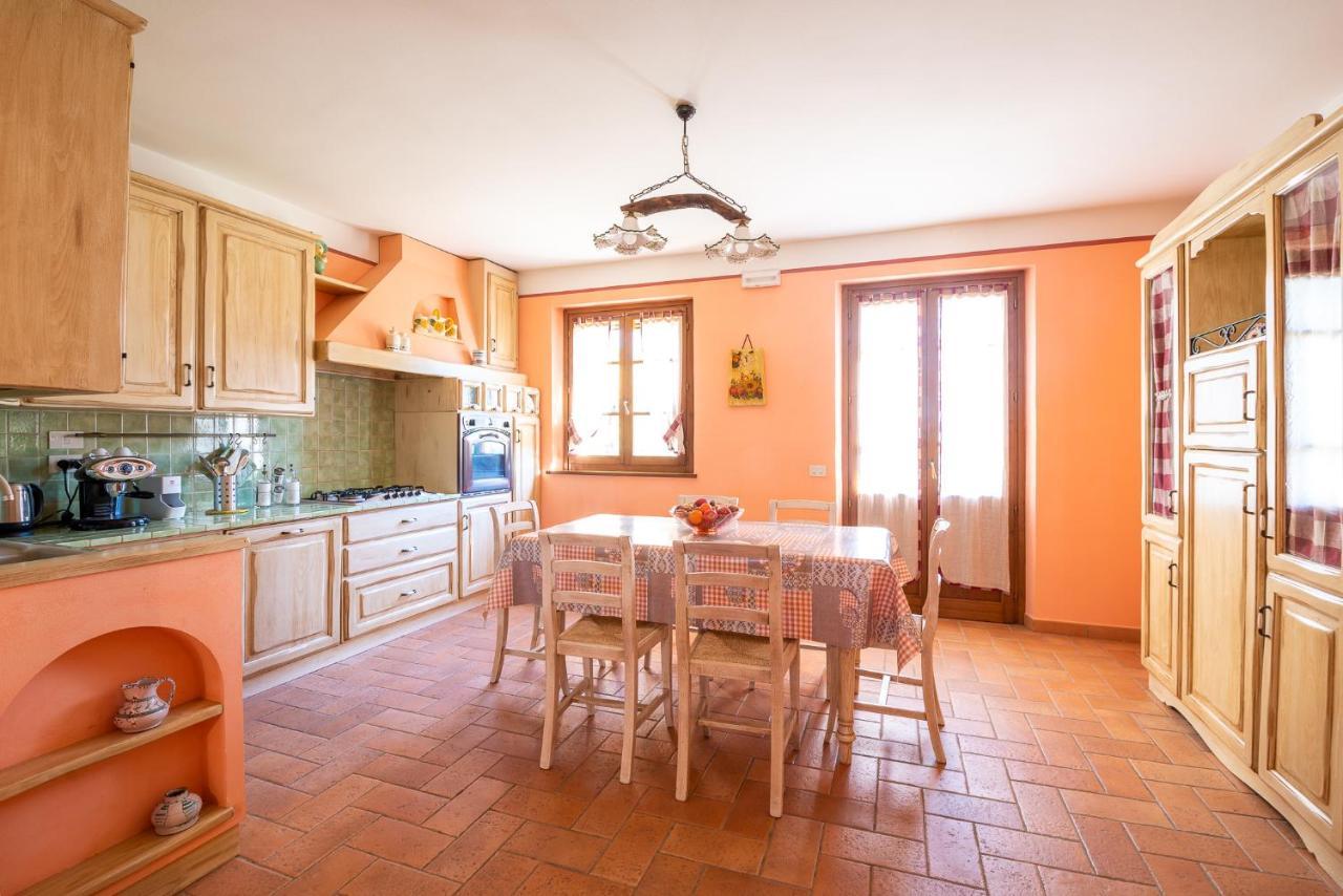 Agriturismo Le Vigne 폴리뇨 외부 사진
