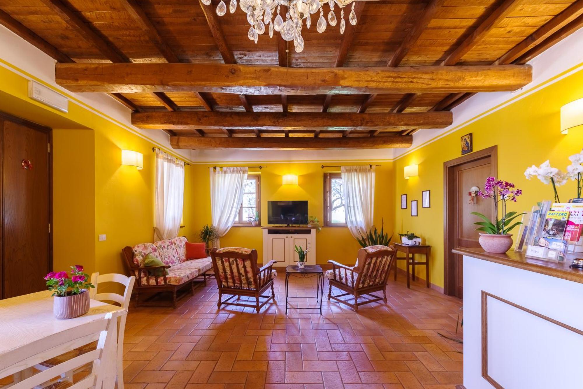 Agriturismo Le Vigne 폴리뇨 외부 사진