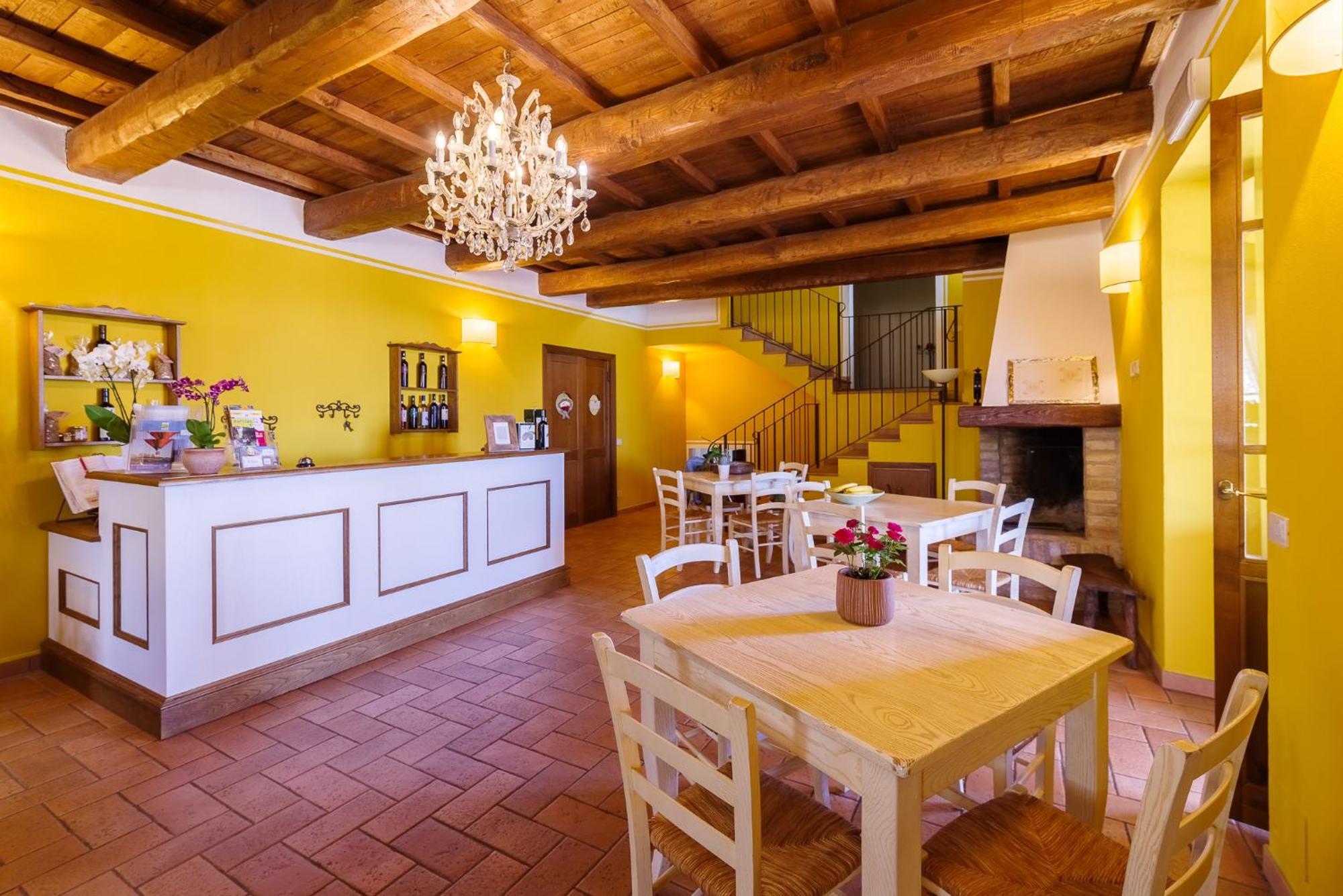 Agriturismo Le Vigne 폴리뇨 외부 사진